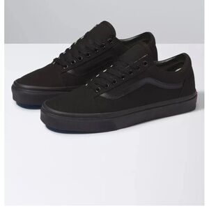 Classic Black Men's Sneakers